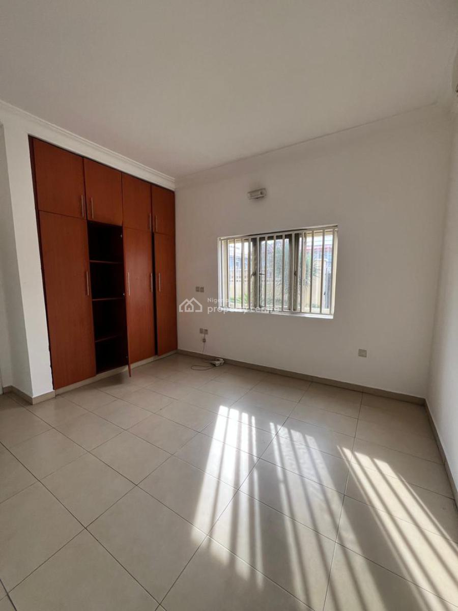 3 Bedroom Flat, Lekki Phase 1, Lekki, Lagos, Flat / Apartment for Rent