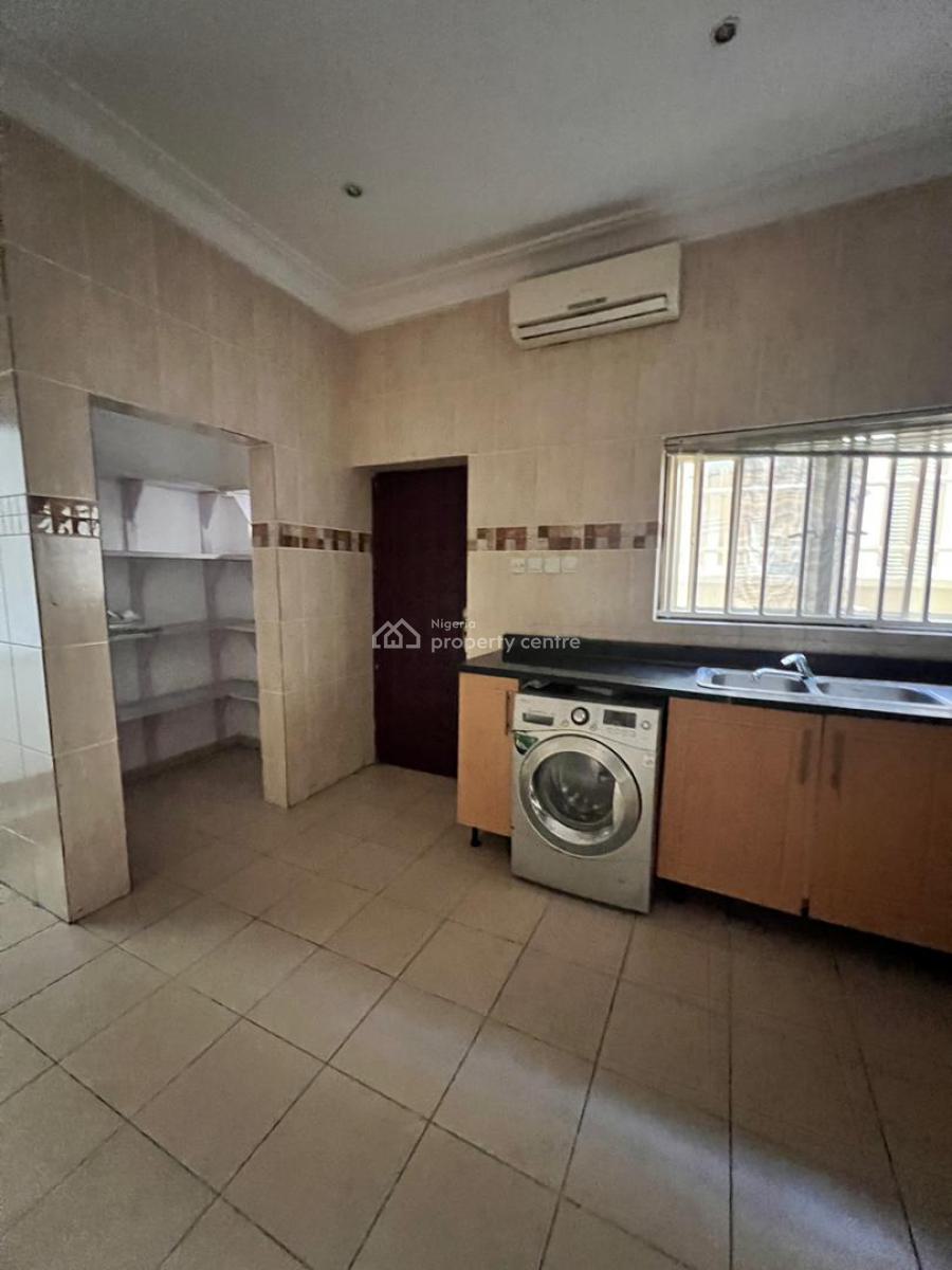 3 Bedroom Flat, Lekki Phase 1, Lekki, Lagos, Flat / Apartment for Rent
