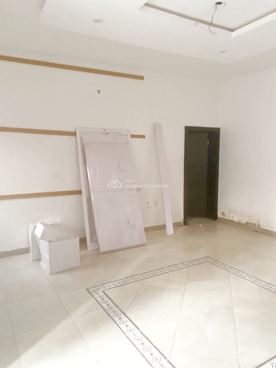 a Well Maintained Spacious 3 Bedroom Flat, Olowora, Omole Phase 2, Ikeja, Lagos, Flat / Apartment for Rent