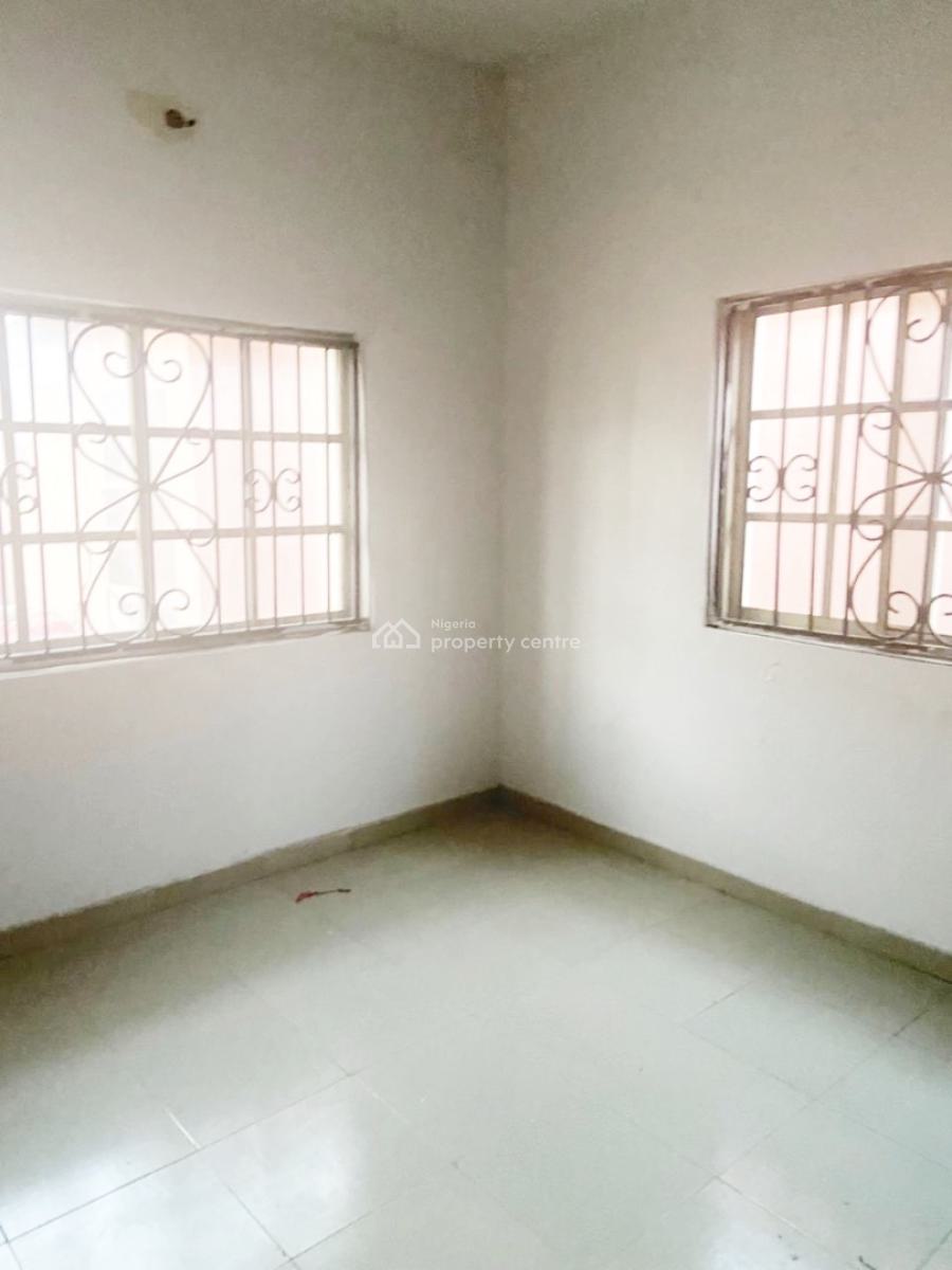 a Well Maintained Spacious 3 Bedroom Flat, Olowora, Omole Phase 2, Ikeja, Lagos, Flat / Apartment for Rent
