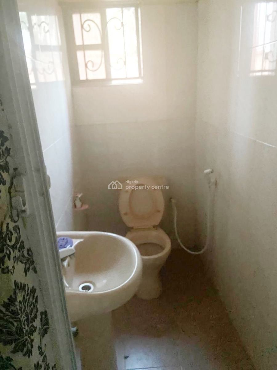 a Well Maintained Spacious 3 Bedroom Flat, Olowora, Omole Phase 2, Ikeja, Lagos, Flat / Apartment for Rent