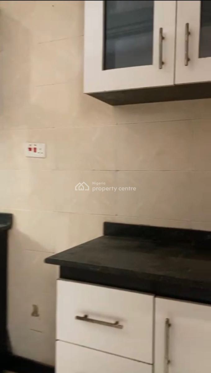 Sharp 3 Bedroom Available, Akins Estate, Ajah, Lagos, Flat / Apartment for Rent