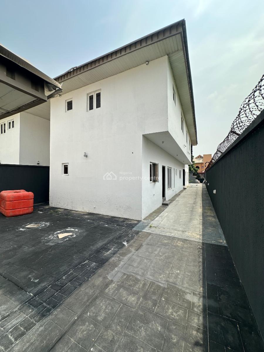 Very Spacious 5 Bedroom Semi Detached Duplex, Vgc, Lekki, Lagos, Semi-detached Duplex for Sale