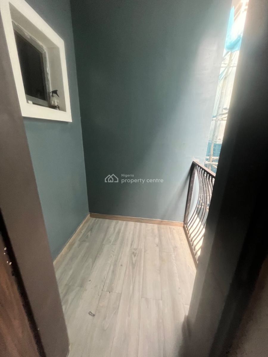 Very Spacious Luxury 2 Bedroom Flat Upstairs, Mobil Road, Ilaje, Ajah, Lagos, House for Rent