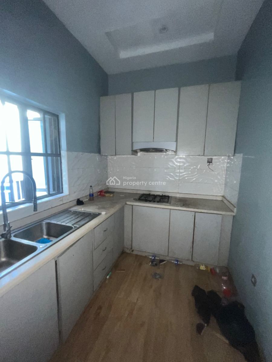 Very Spacious Luxury 2 Bedroom Flat Upstairs, Mobil Road, Ilaje, Ajah, Lagos, House for Rent