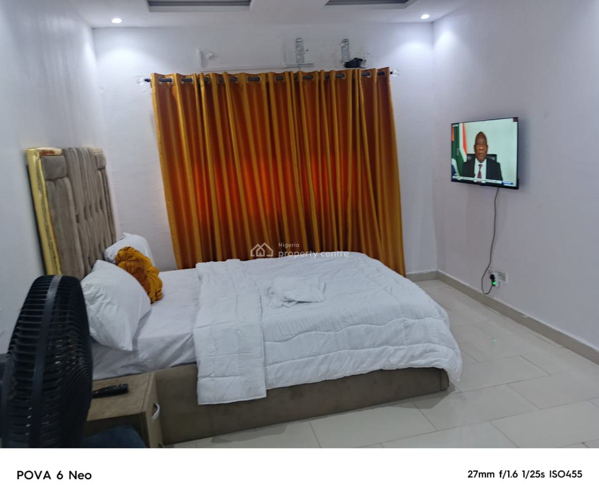 Sea-view 3 Bedrooms Premium Apartment, Hon. E Adedeji Close, Lekki Phase 1, Lekki, Lagos, Flat / Apartment Short Let