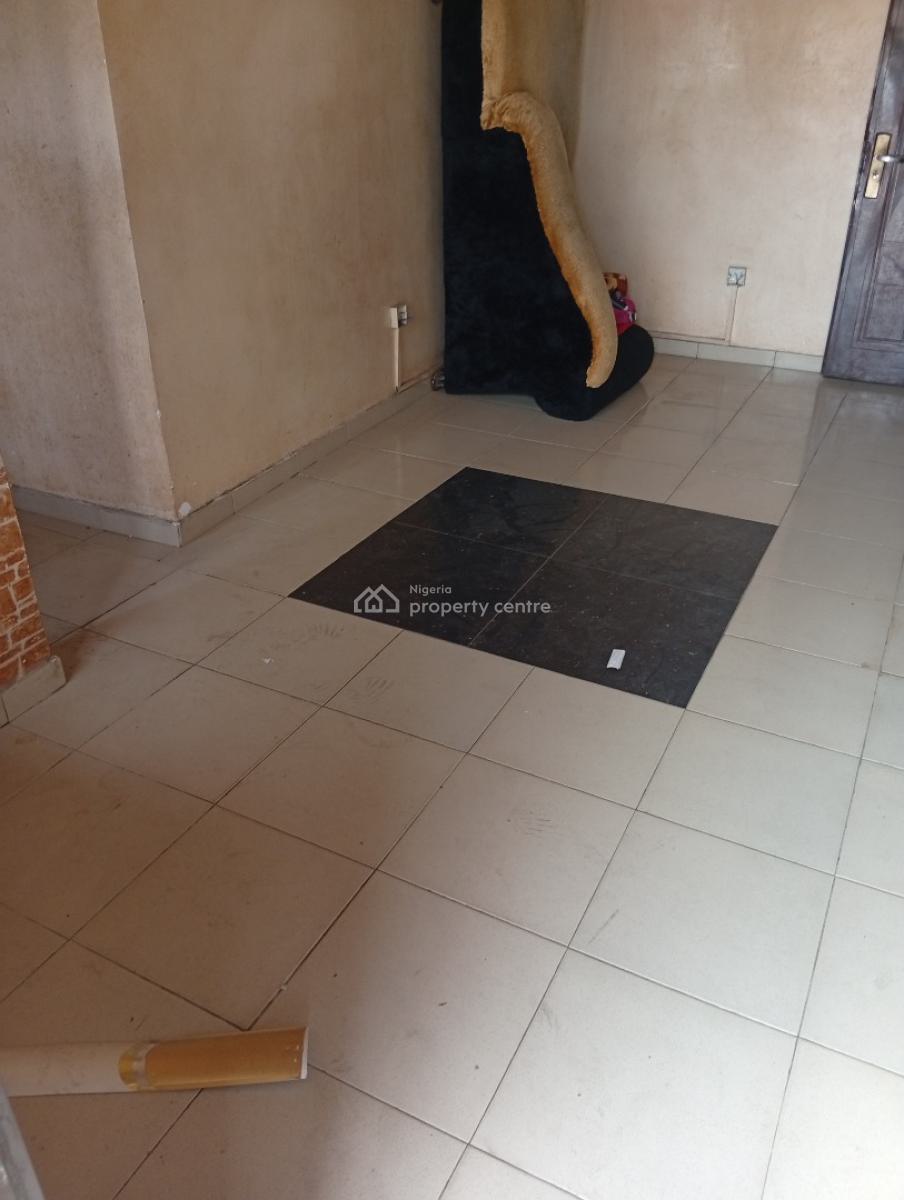 Spacious Mini Flat, Off Lawanson Surulere, Lawanson, Surulere, Lagos, Mini Flat (room and Parlour) for Rent