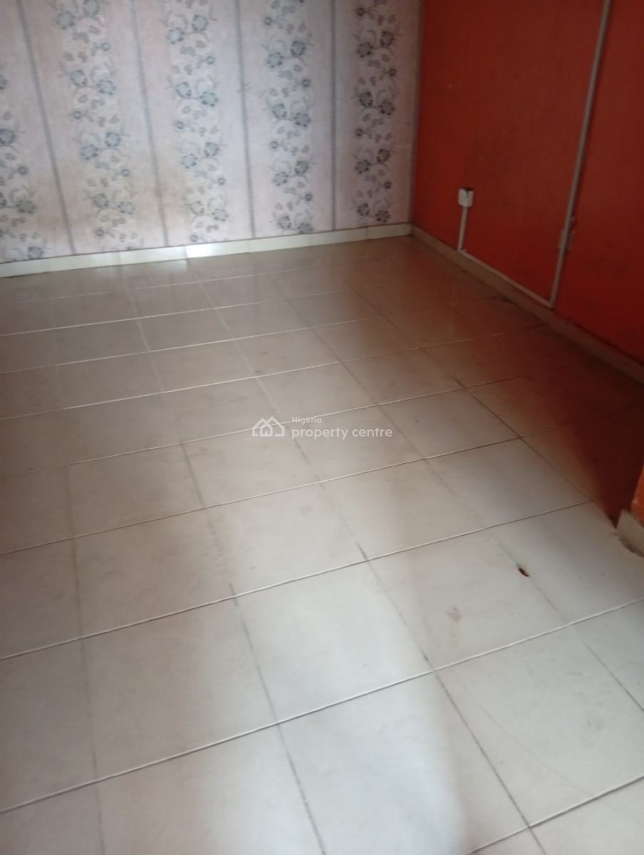 Spacious Mini Flat, Off Lawanson Surulere, Lawanson, Surulere, Lagos, Mini Flat (room and Parlour) for Rent