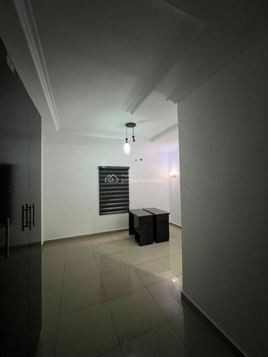 New Renovated Spacious 3 Bedroom Flat, Fadeyi, Shomolu, Lagos, Flat / Apartment for Rent