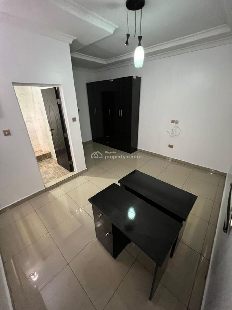 New Renovated Spacious 3 Bedroom Flat, Fadeyi, Shomolu, Lagos, Flat / Apartment for Rent