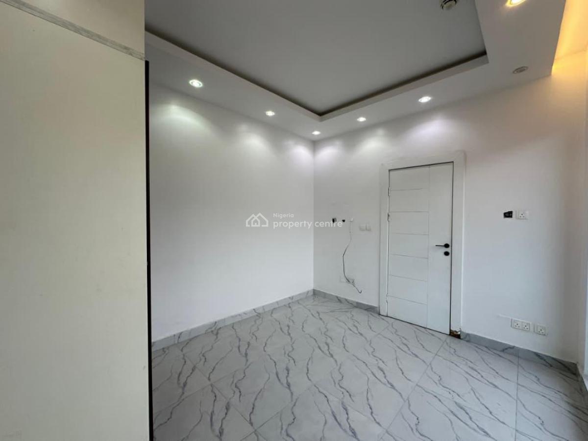 Tastefully Built Well Maintained Two Bedroom Condo, Lekki Phase 1, Lekki, Lagos, Flat / Apartment for Rent