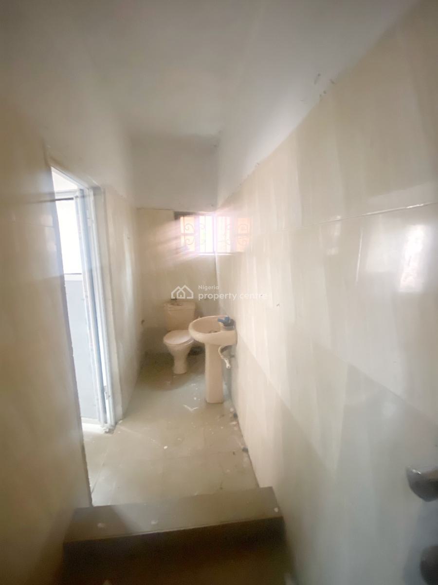 Luxury 3 Bedroom Flat, Olowora, Omole Phase 2, Ikeja, Lagos, Flat / Apartment for Rent