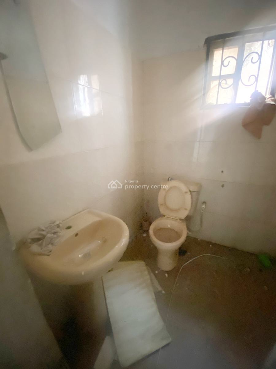 Luxury 3 Bedroom Flat, Olowora, Omole Phase 2, Ikeja, Lagos, Flat / Apartment for Rent