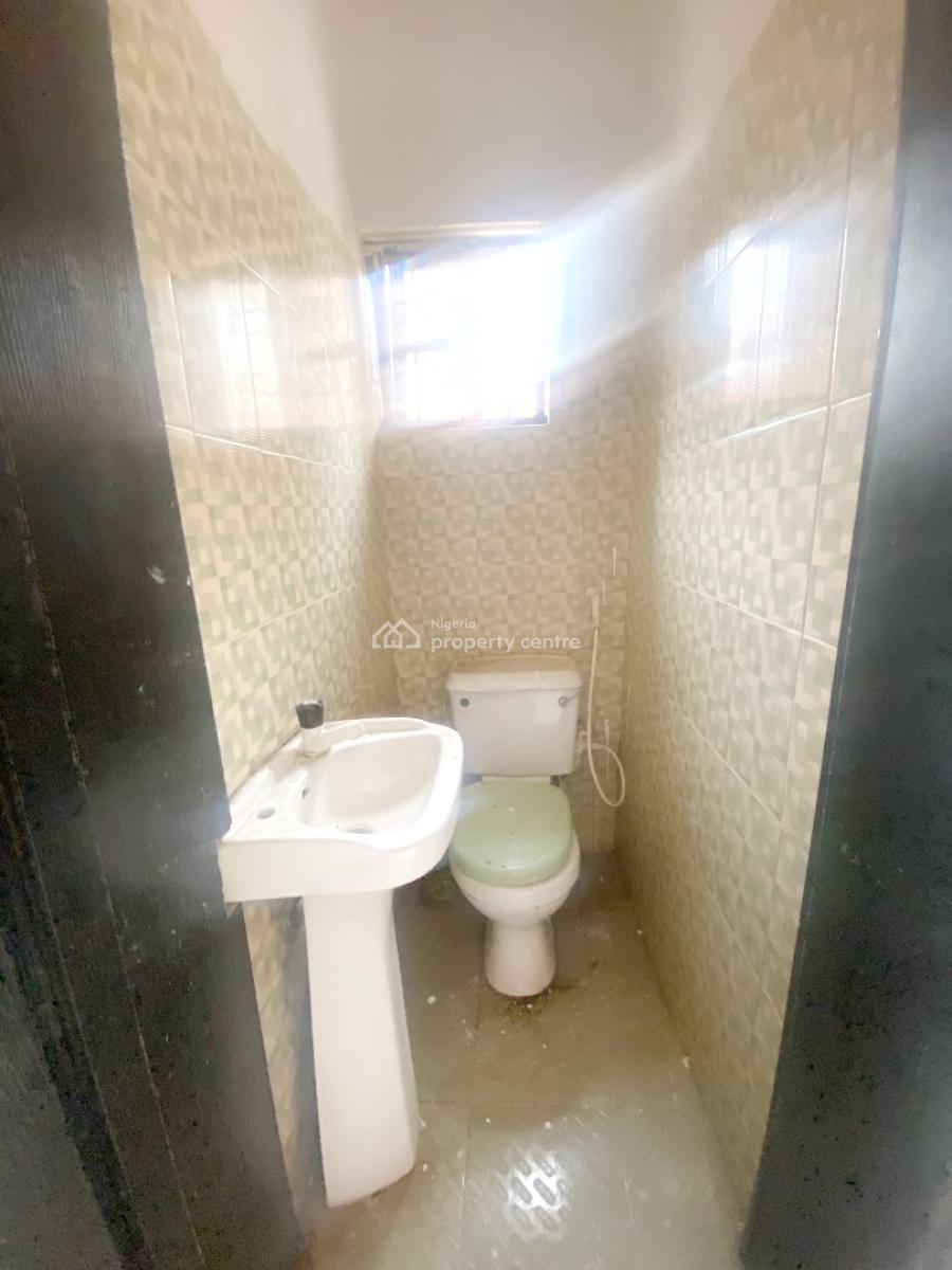 Luxury 3 Bedroom Flat, Olowora, Omole Phase 2, Ikeja, Lagos, Flat / Apartment for Rent