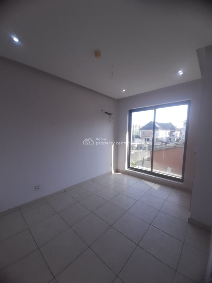 2 Bedroom Flat, Before Chevron Drive 2nd Toll Gate Axis, Ologolo, Lekki, Lagos, Flat / Apartment for Rent