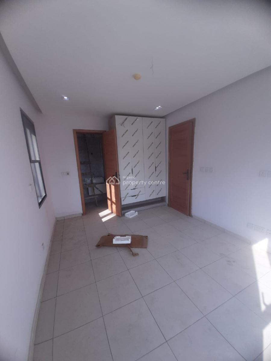 2 Bedroom Flat, Before Chevron Drive 2nd Toll Gate Axis, Ologolo, Lekki, Lagos, Flat / Apartment for Rent