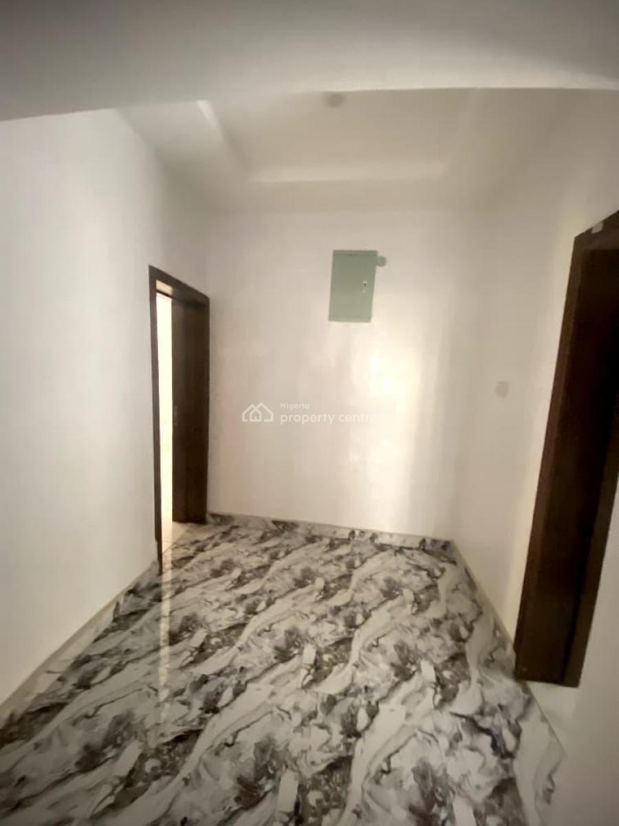 Exclusive 3 Bedroom Apartment, Lekki Phase 1, Lekki, Lagos, Flat / Apartment for Rent