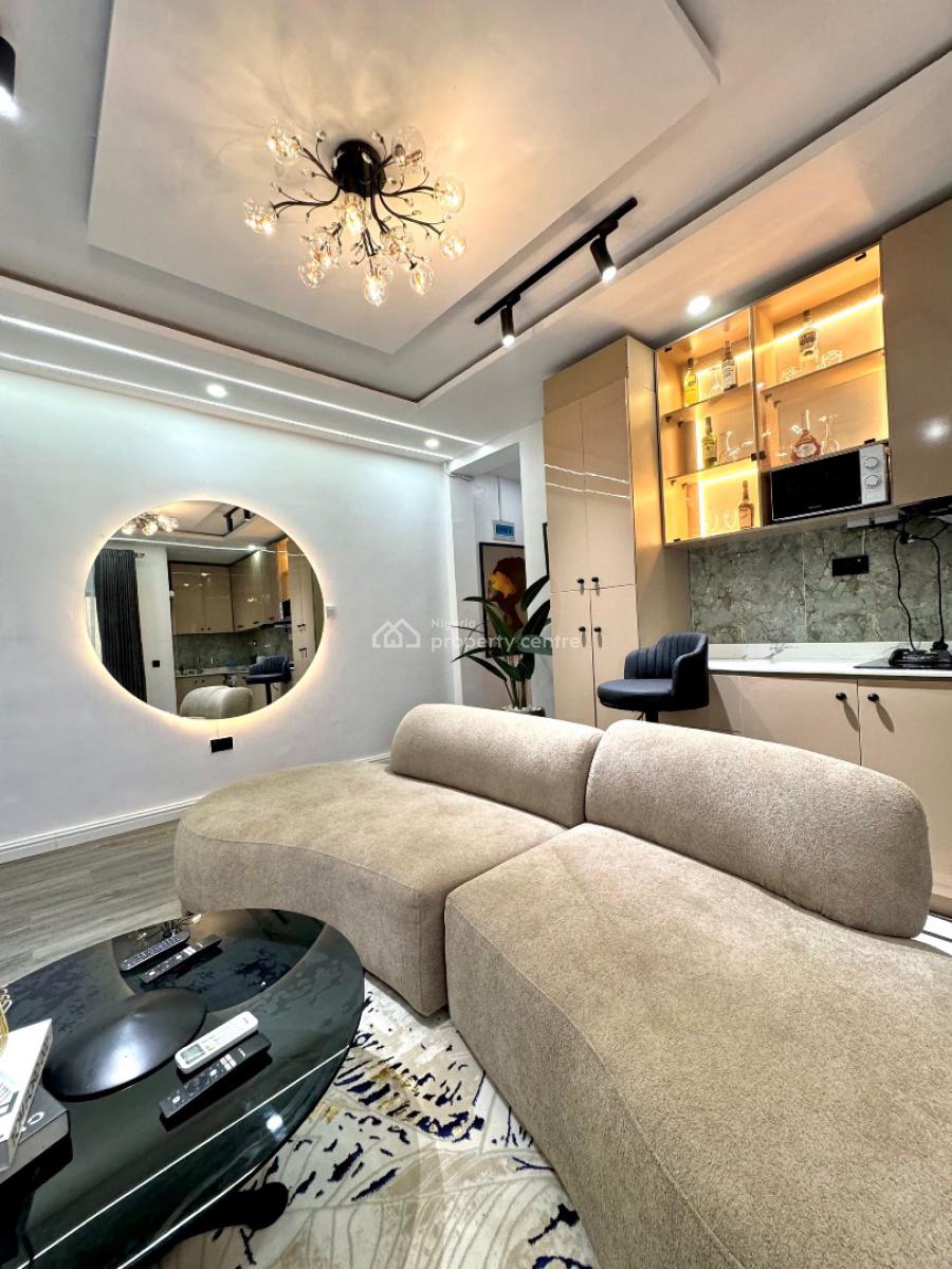 *royale- Luxury New 1bedroom with  -big Mirror - Games - Balcony, Lekki Phase 1, Lekki, Lagos, Flat / Apartment Short Let