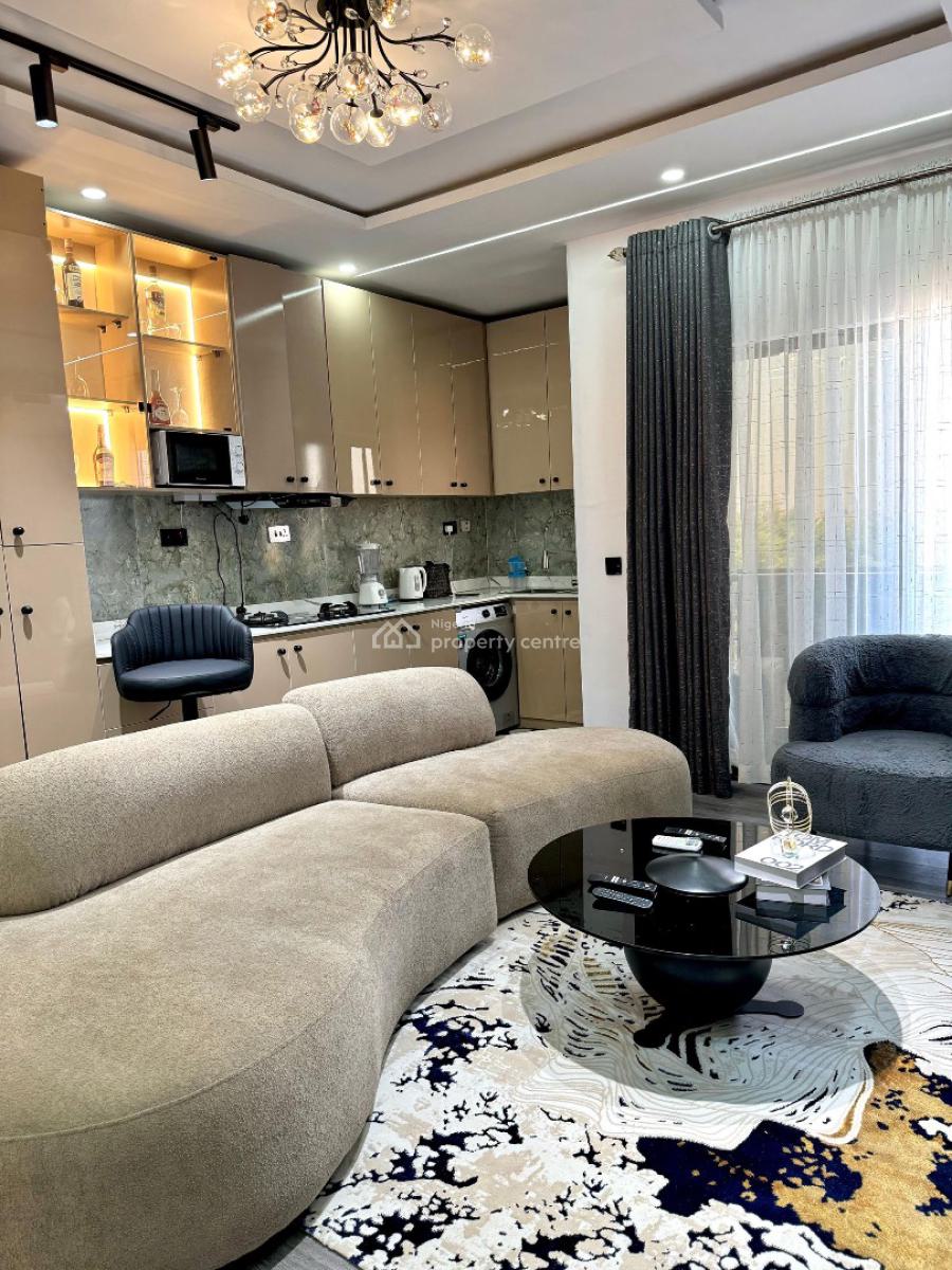 *royale- Luxury New 1bedroom with  -big Mirror - Games - Balcony, Lekki Phase 1, Lekki, Lagos, Flat / Apartment Short Let