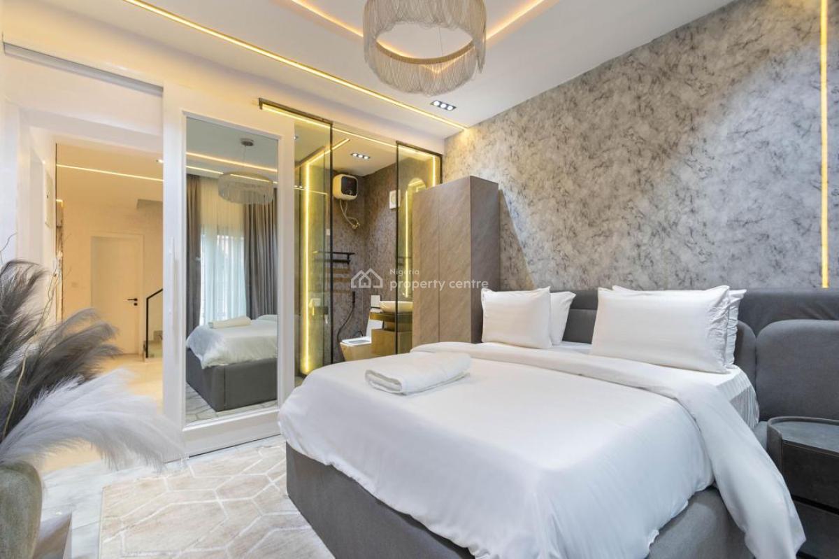 3 Bedroom Apartment with Swimming Pool, Smartlock Door & Balcony, Lekki Phase 1, Lekki, Lagos, Flat / Apartment Short Let