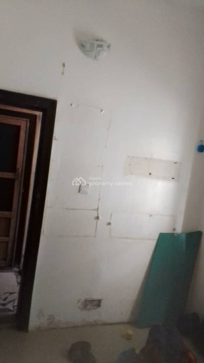 Bq with Swimming Pool, Lekki Phase 1, Lekki, Lagos, Self Contain (single Rooms) for Rent