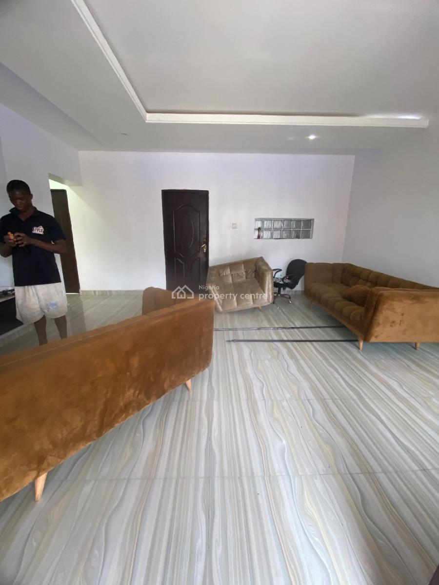 Spacious and Serviced Upstairs En Suite, Peninsula Garden Estate, Olokonla, Ajah, Lagos, Flat / Apartment for Rent