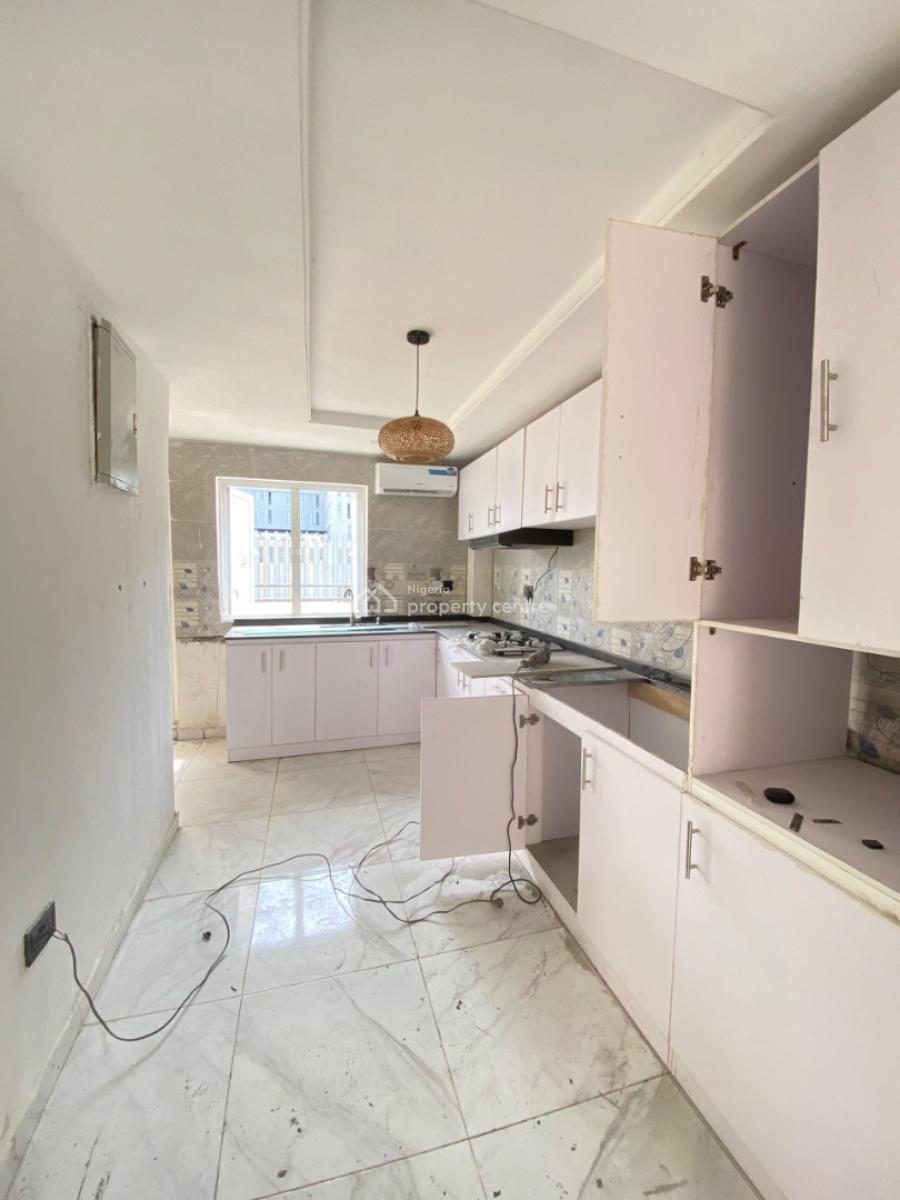 1 Bedroom Apartment Available, Lekki Phase 1, Lekki, Lagos, Flat / Apartment for Sale