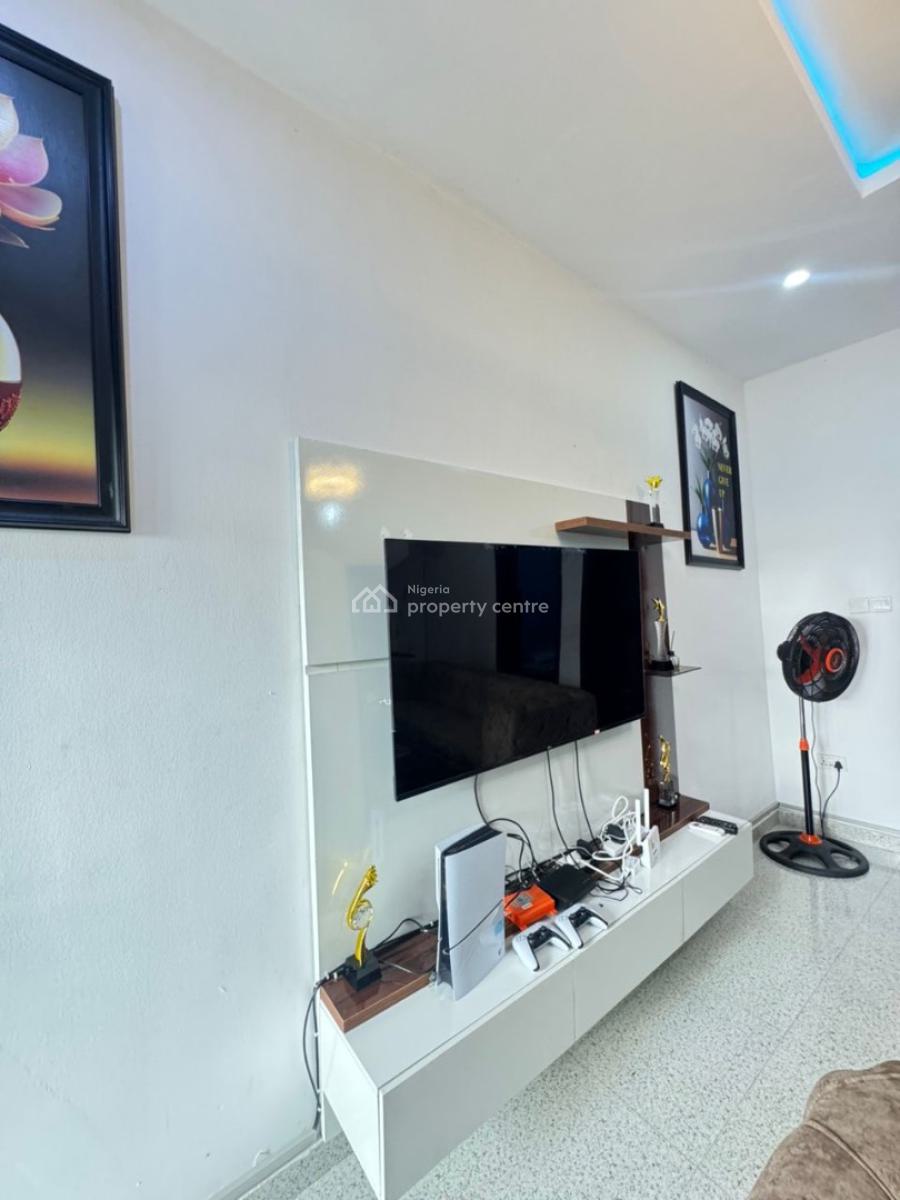 Awoof Distress 4 Bedroom Terrace Duplex, Ikota, Lekki, Lagos, Terraced Duplex for Sale