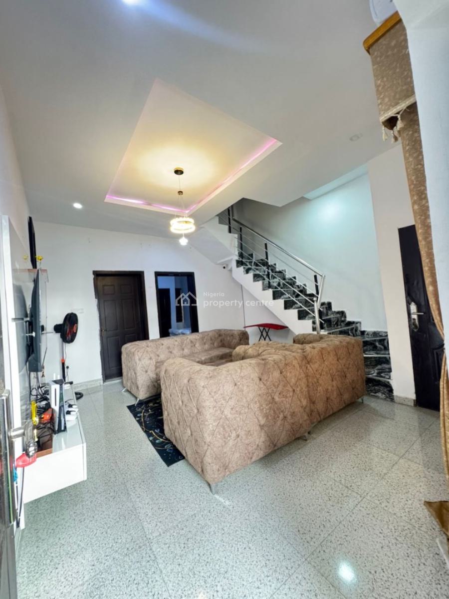 Awoof Distress 4 Bedroom Terrace Duplex, Ikota, Lekki, Lagos, Terraced Duplex for Sale
