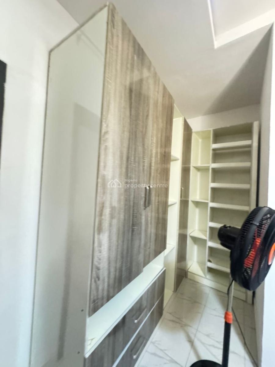 Awoof Distress 4 Bedroom Terrace Duplex, Ikota, Lekki, Lagos, Terraced Duplex for Sale