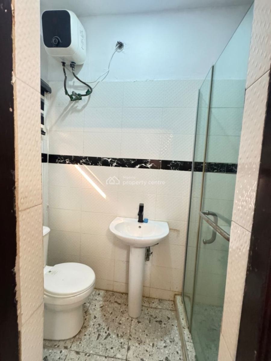 Awoof Distress 4 Bedroom Terrace Duplex, Ikota, Lekki, Lagos, Terraced Duplex for Sale