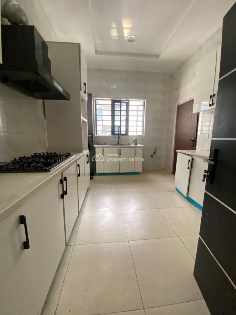 Exquisite 3 Bedroom Apartment, Ikota, Lekki Phase 2, Lekki, Lagos, Flat / Apartment for Rent