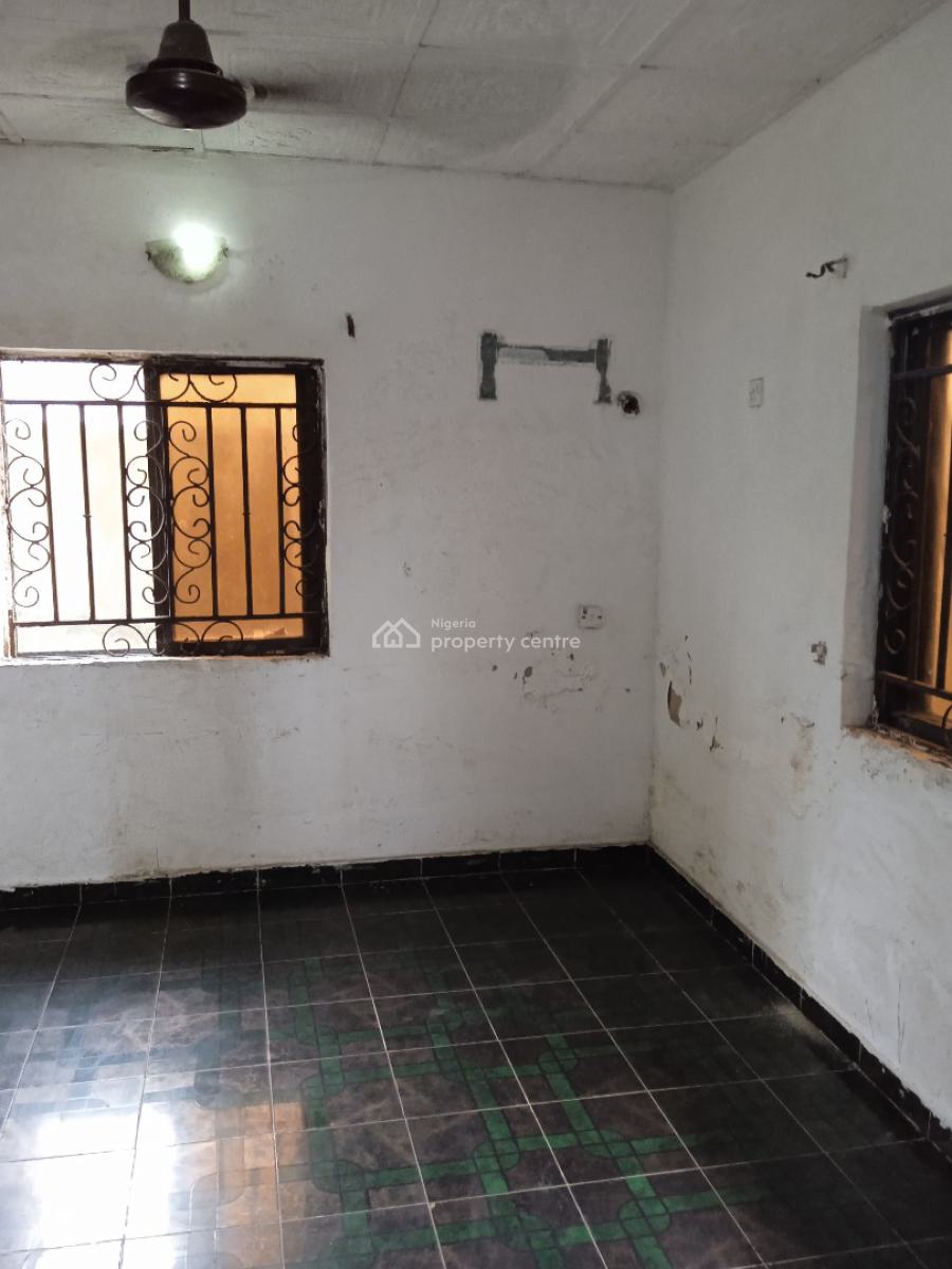 Room in a Shared Flat, Alasia Town, Ajah, Lagos, Flat / Apartment for Rent