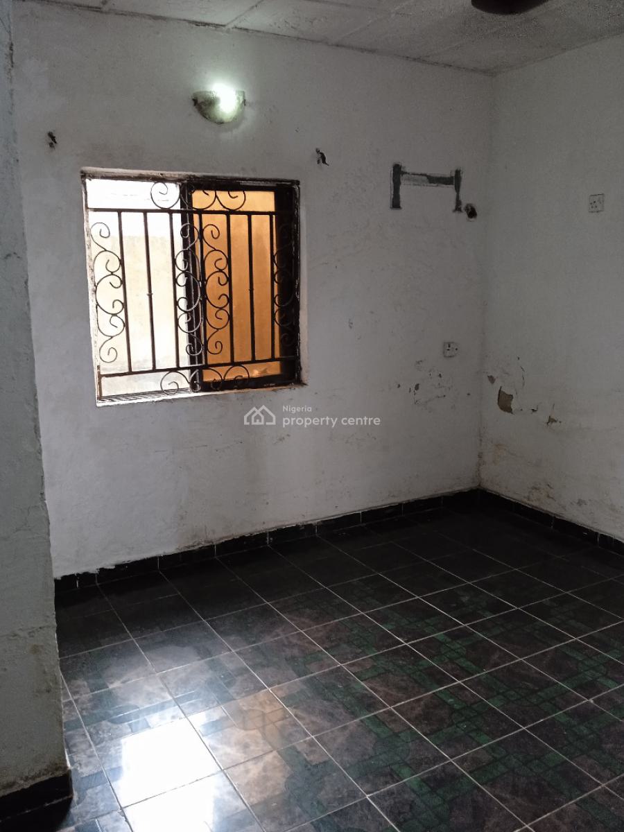 Room in a Shared Flat, Alasia Town, Ajah, Lagos, Flat / Apartment for Rent