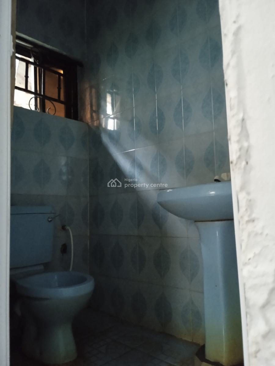 Room in a Shared Flat, Alasia Town, Ajah, Lagos, Flat / Apartment for Rent