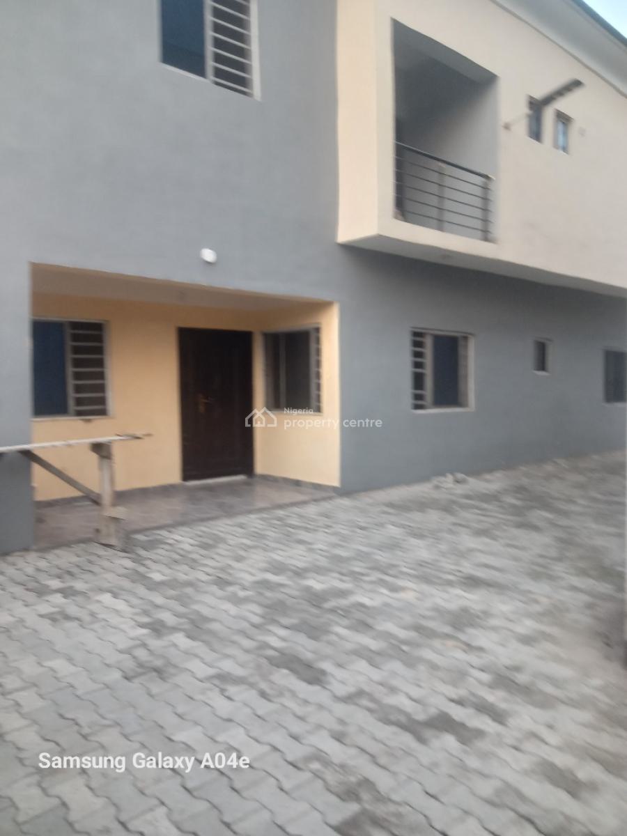 Lovely Spacious 3 Bedroom Flat Upstairs, Unity Estate, Badore, Ajah, Lagos, Flat / Apartment for Rent