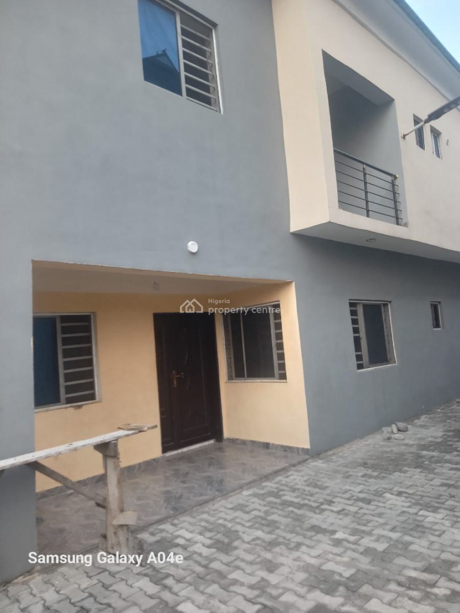 Lovely Spacious 3 Bedroom Flat Upstairs, Unity Estate, Badore, Ajah, Lagos, Flat / Apartment for Rent