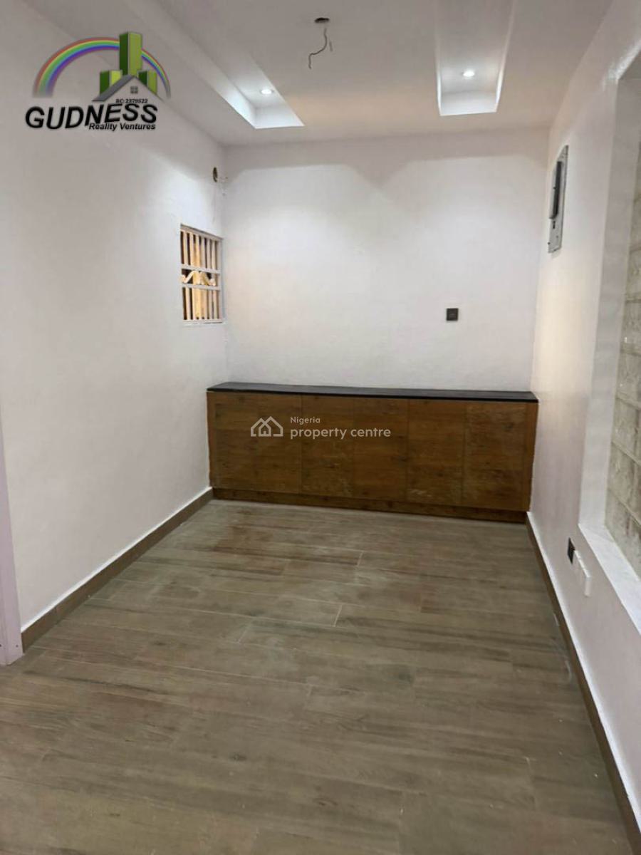 Serviced 3 Bedroom Flat, Off Admiralty Way, Lekki Phase 1, Lekki, Lagos, Flat / Apartment for Rent