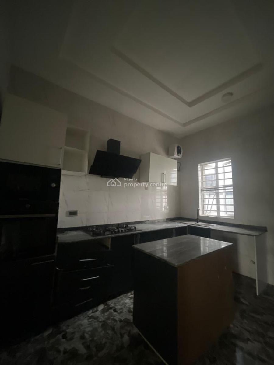 Standard 2 Bedroom Apartment in a Good Neighborhood, Ologolo, Lekki, Lagos, Flat / Apartment for Rent