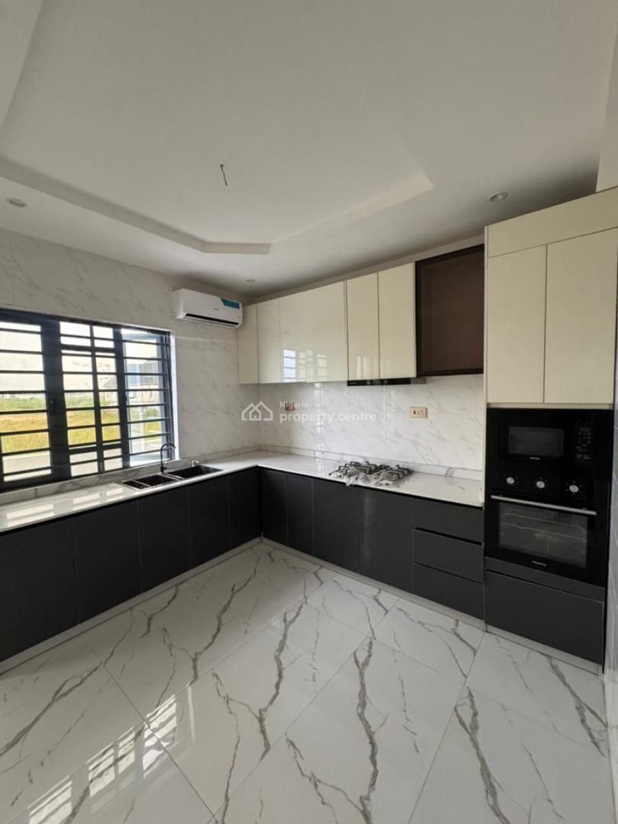 Luxurious 2 Bedroom Apartment, Chevro, Lekki Phase 2, Lekki, Lagos, Flat / Apartment for Rent