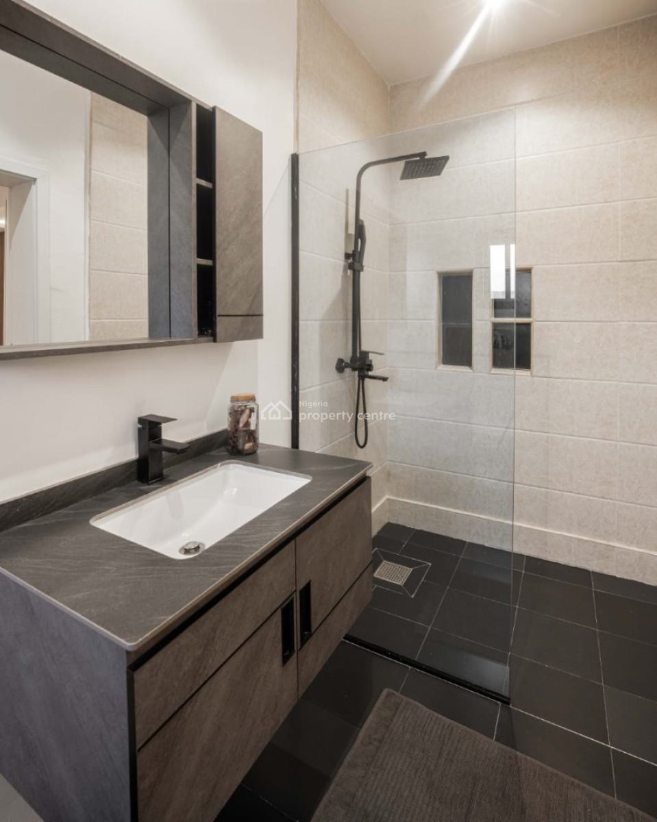 Luxurious 2 Bedrooms Apartment, Chief Collin Street, Lekki Phase 1, Lekki, Lagos, Flat / Apartment Short Let
