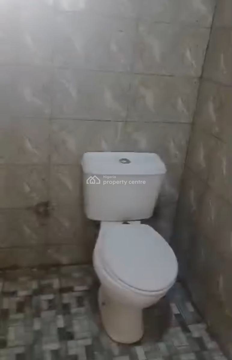 Clean 2 Bedroom Flat, 1st Floor , Tarred Rd, Tarred Rd, Mabushi, Abuja, Flat / Apartment for Rent