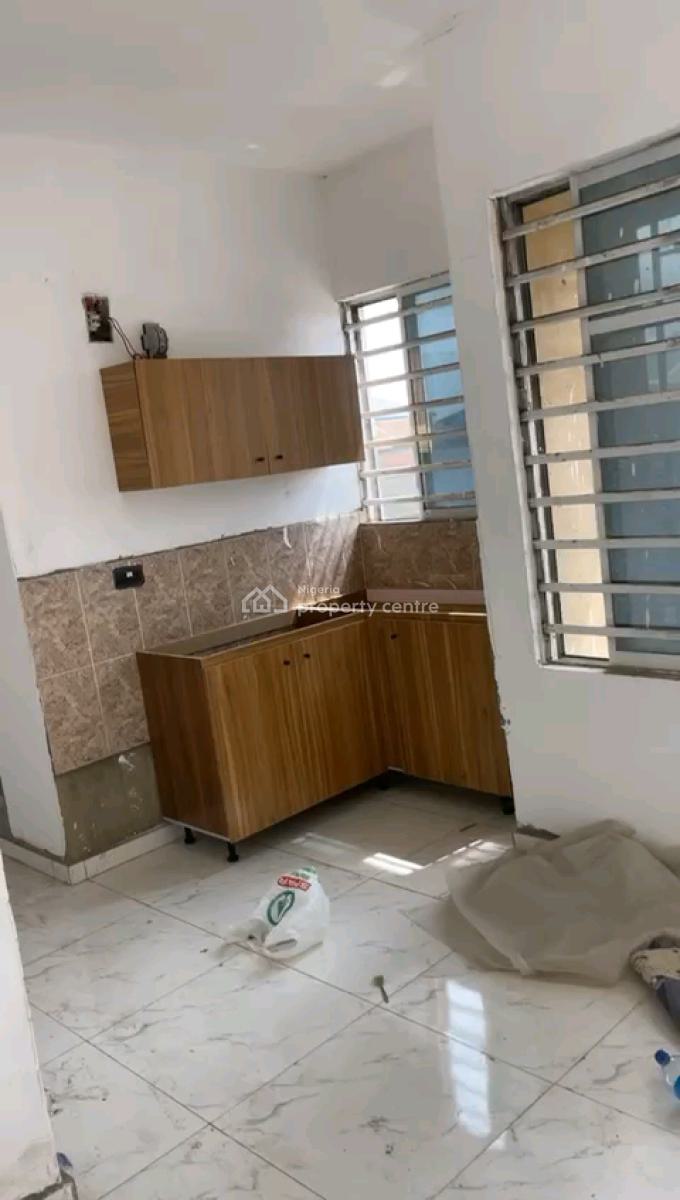 Standard and Executive Mini Flat, Adekunle, Yaba, Lagos, Mini Flat (room and Parlour) for Rent
