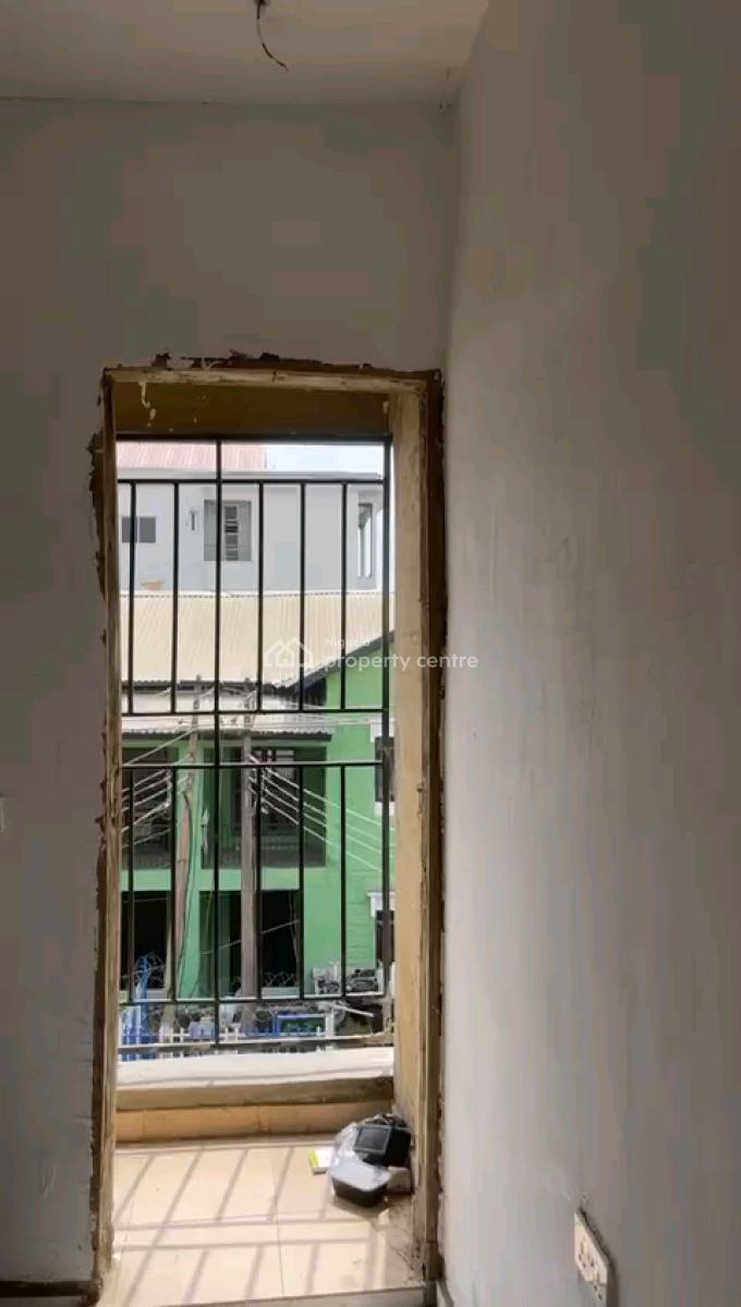 Standard and Executive Mini Flat, Adekunle, Yaba, Lagos, Mini Flat (room and Parlour) for Rent