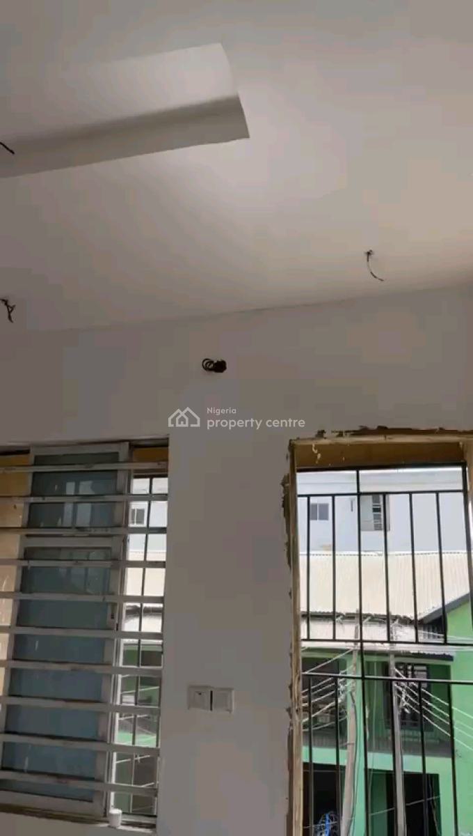 Standard and Executive Mini Flat, Adekunle, Yaba, Lagos, Mini Flat (room and Parlour) for Rent