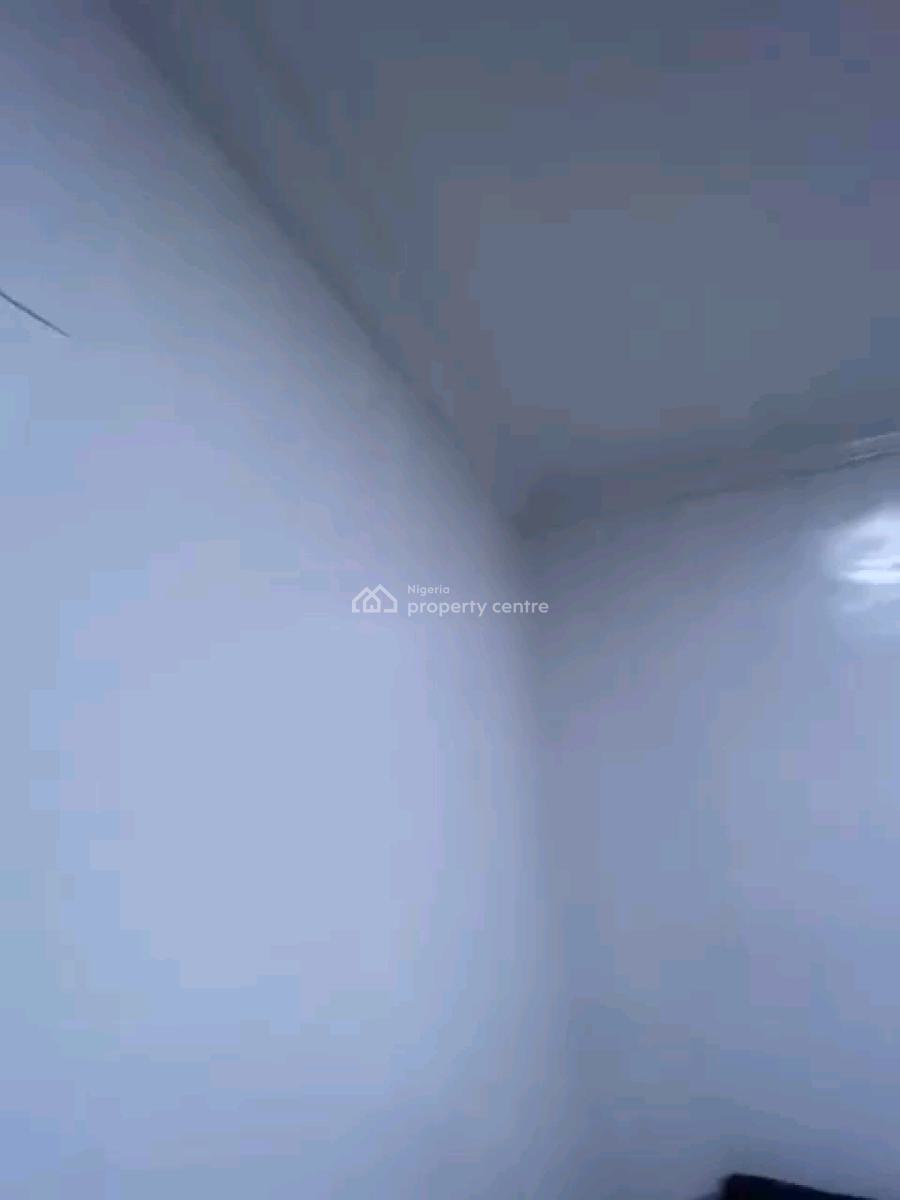 a Neatly Used and Decent Studio Apartment, Groundfloor with Private, Onofowokan Street, Fola Agoro, Yaba, Lagos, Self Contain (single Rooms) for Rent