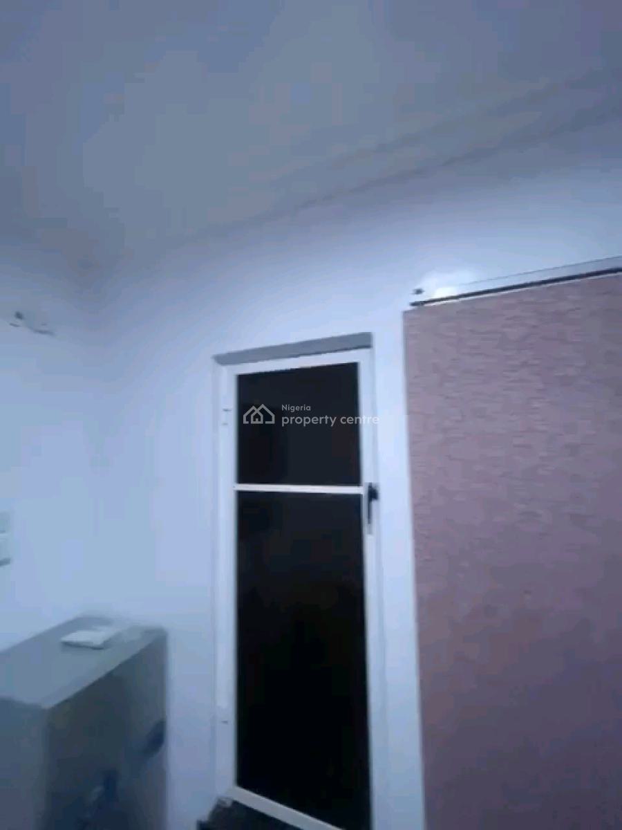 a Neatly Used and Decent Studio Apartment, Groundfloor with Private, Onofowokan Street, Fola Agoro, Yaba, Lagos, Self Contain (single Rooms) for Rent