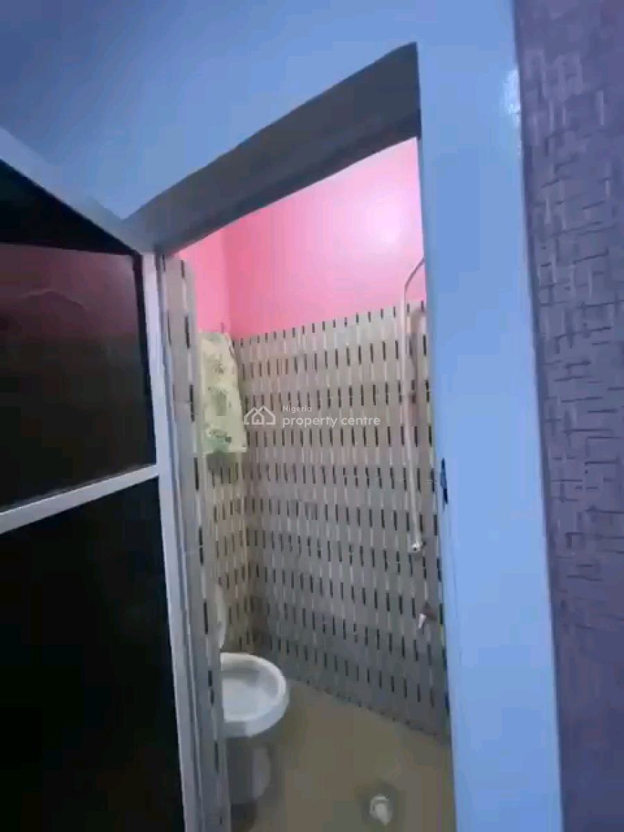 a Neatly Used and Decent Studio Apartment, Groundfloor with Private, Onofowokan Street, Fola Agoro, Yaba, Lagos, Self Contain (single Rooms) for Rent