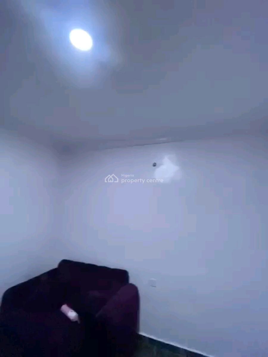 a Neatly Used and Decent Studio Apartment, Groundfloor with Private, Onofowokan Street, Fola Agoro, Yaba, Lagos, Self Contain (single Rooms) for Rent