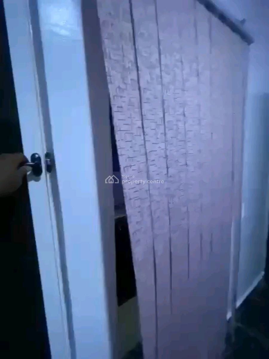 a Neatly Used and Decent Studio Apartment, Groundfloor with Private, Onofowokan Street, Fola Agoro, Yaba, Lagos, Self Contain (single Rooms) for Rent